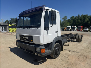 Cab chassis truck MAN 12.224