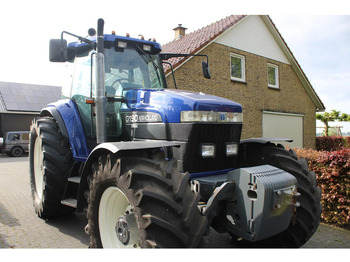 Farm tractor NEW HOLLAND
