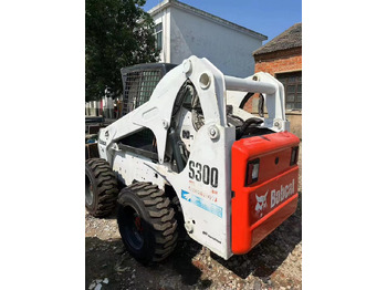 Skid steer loader BOBCAT S300: picture 3