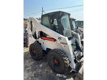 Skid steer loader BOBCAT S300: picture 4