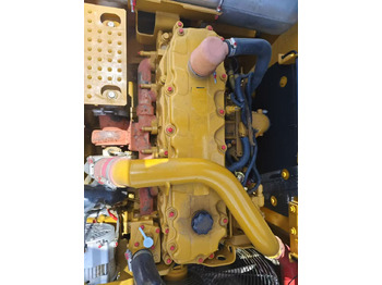 Crawler excavator CATERPILLAR 329D: picture 4