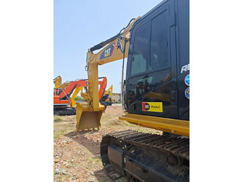 Crawler excavator CATERPILLAR 329D: picture 2