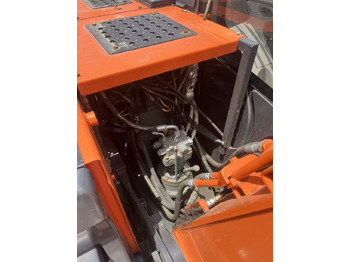 Crawler excavator HITACHI ZX130: picture 3