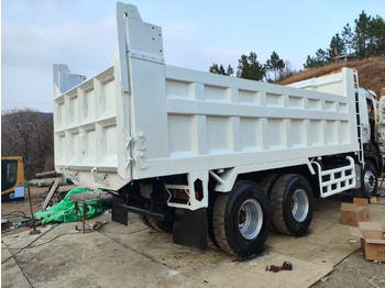Tipper HINO HINO 700: picture 3 Tipper HINO HINO 700: picture 3