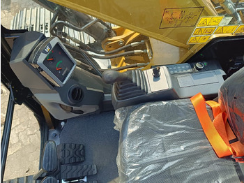 Leasing of  New Caterpillar 320D3GC tracked excavator New Caterpillar 320D3GC tracked excavator: picture 4