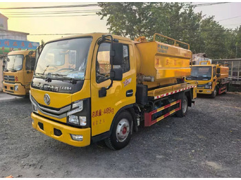 Vacuum truck