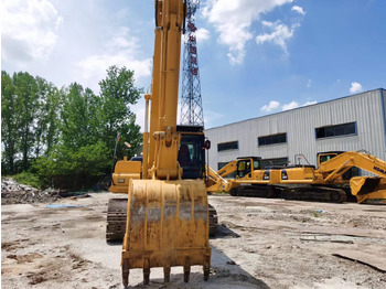 Crawler excavator KOMATSU PC200-8: picture 3