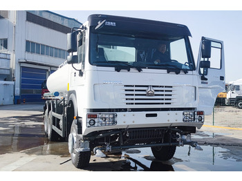 Tank truck SINOTRUK