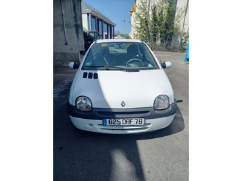 Car RENAULT