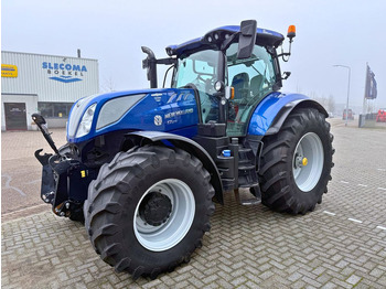 Farm tractor NEW HOLLAND T7.270