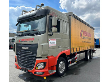 Curtainsider truck DAF XF 460