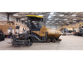 Asphalt paver VÖGELE