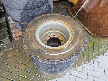 Wheels and tires for Construction machinery Liebherr 12.00-20 SOLID - Tire/Reifen/Band: picture 3