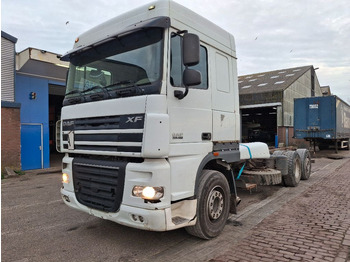 Cab chassis truck DAF XF 105 460