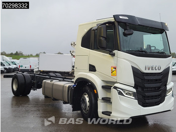 New Cab chassis truck Iveco S-Way 340 4X2 NEW chassis! Automatic Navi ACC LED Euro 6: picture 3 New Cab chassis truck Iveco S-Way 340 4X2 NEW chassis! Automatic Navi ACC LED Euro 6: picture 3