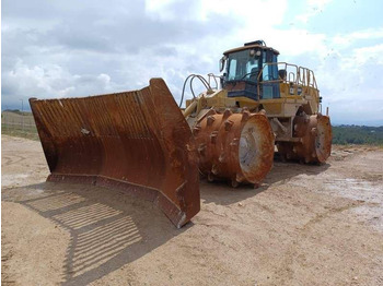 Compactor CATERPILLAR