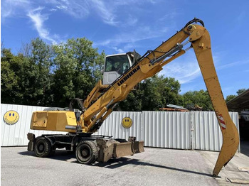 Waste/ Industry handler LIEBHERR A 924