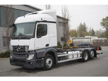 Container transporter/ Swap body truck MERCEDES-BENZ Actros 2545