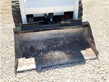 Skid steer loader 2006 Bobcat S130 Skid Steer Loader: picture 5
