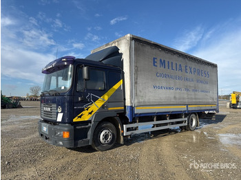 Curtainsider truck MAN