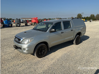 Pickup truck TOYOTA