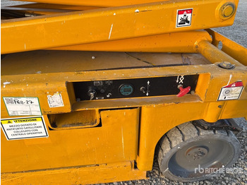 Scissor lift 2011 Haulotte Compact 14 Electric Scissor Lift: picture 5