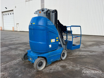 Vertical mast lift JLG