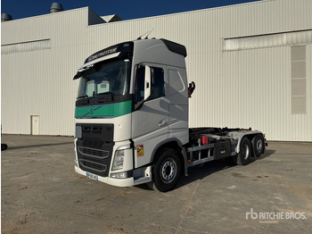 Hook lift truck 2015 Volvo FH460 Camion Ampliroll 6x2 Roll-Off Truck: picture 2