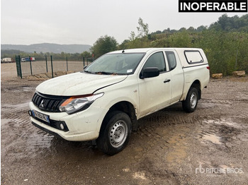 Pickup truck 2018 Mitsubishi L200 4x4 Extended Cab (Inoperable) Pickup: picture 2
