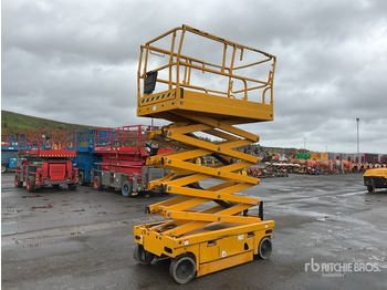 Scissor lift HAULOTTE Compact 12