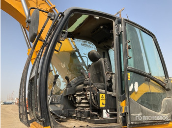 Crawler excavator 2007 JCB JS220: picture 5