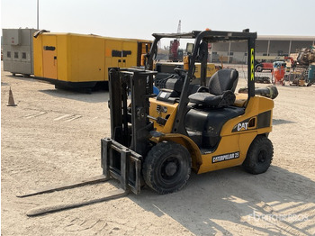 Diesel forklift CATERPILLAR DP