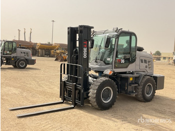 Rough terrain forklift
