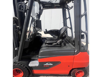 Electric forklift Linde E30 (387): picture 4 Electric forklift Linde E30 (387): picture 4
