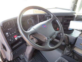 Tractor unit Scania P420: picture 3