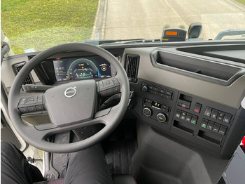 Interior photo 1: Tank truck VOLVO FM Interior photo 1: Tank truck VOLVO FM