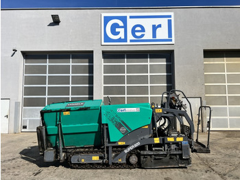 Asphalt paver VÖGELE