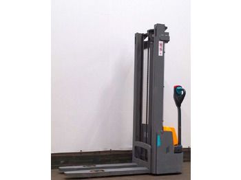 Stacker JUNGHEINRICH EJC