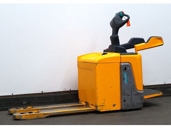 Pallet truck JUNGHEINRICH ERE