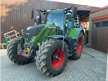 Farm tractor FENDT 724 Vario
