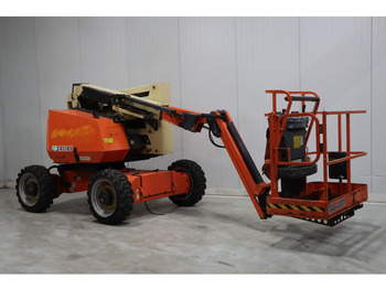Articulated boom JLG