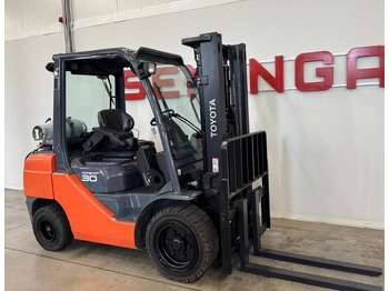 LPG forklift TOYOTA