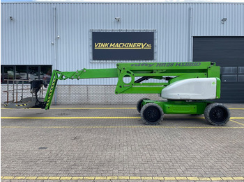 Articulated boom NIFTYLIFT