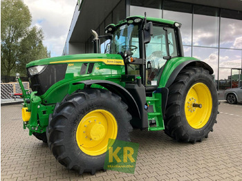 Farm tractor JOHN DEERE