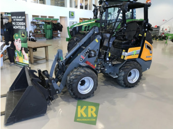 Compact loader GIANT