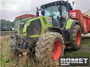 Farm tractor CLAAS Axion 800