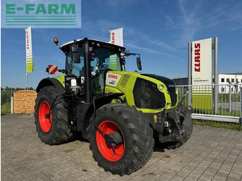 Farm tractor CLAAS Axion 870