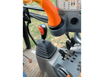 Farm tractor CLAAS nexos 240 m: picture 5