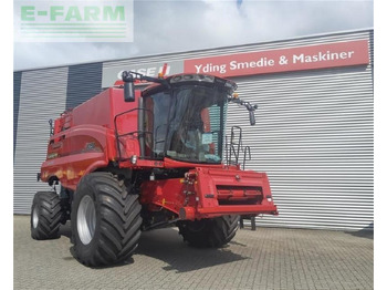 Combine harvester CASE IH Axial-Flow