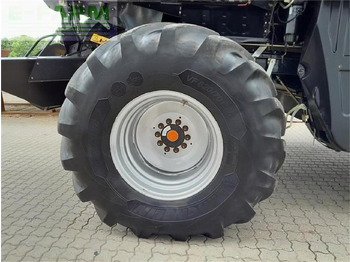 Combine harvester Case-IH axial flow 8240 med 30 fods vario skærebord: picture 5